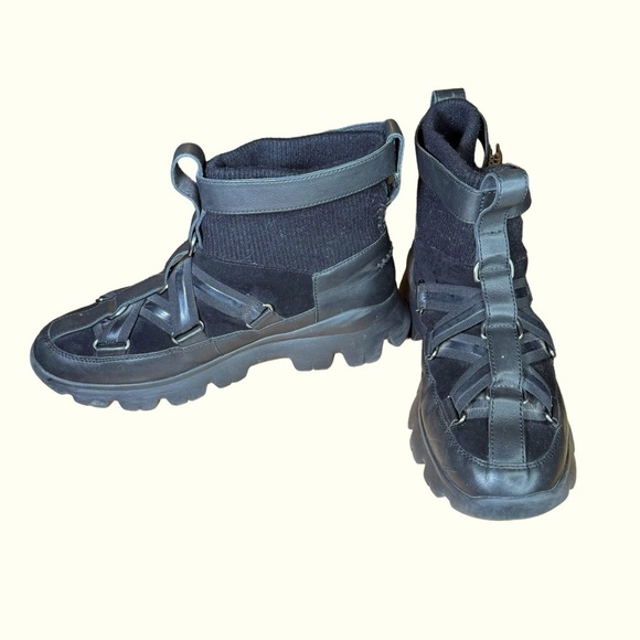 UGG Lakes & Lights Black Leather Fur Sneaker Shoes EUC - Picture 3 of 14